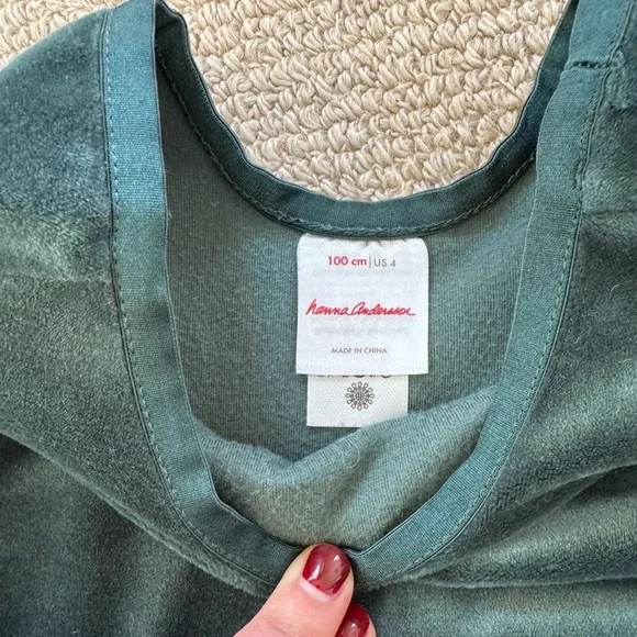 EUC, Hanna Andersson green velour dress, sz 4 - Picture 3 of 3